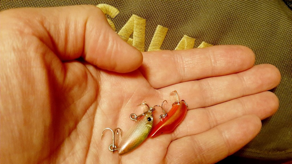 Маленькие воблеры в руке Маленькие воблеры в руке